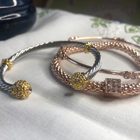 Vintage Lot of 3 Bracelets Gold, Silver, Copper Rhinestones Bangles - Picture 10 of 11